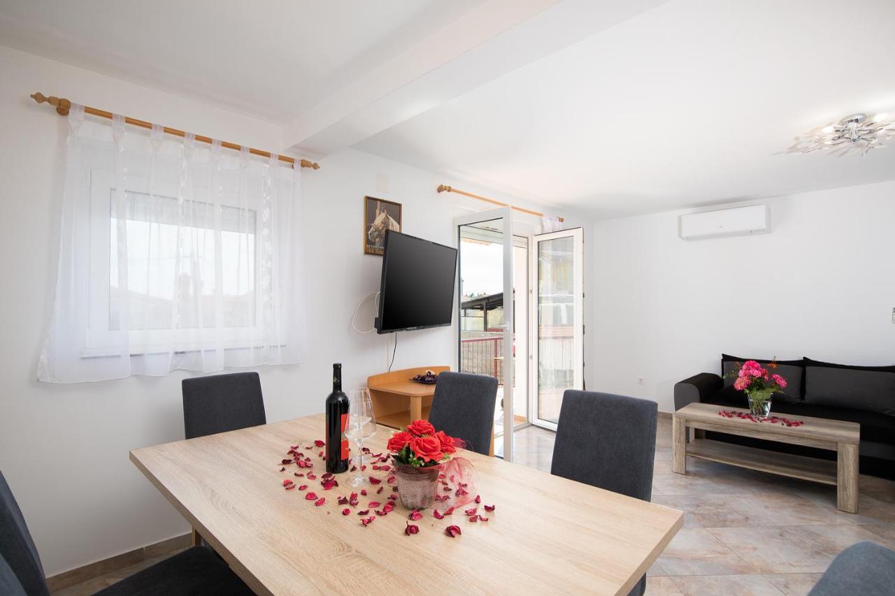 Apartmani Dujmovic 메덜린 외부 사진